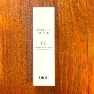 Dior Canute total the cleaning foam